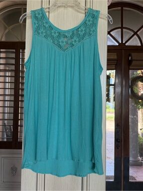 Signature studios women’s Sleeveless Lace Tunic Top in Teal size M